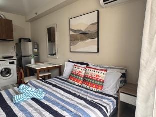 Cebu Near Airport Condo - Claire's Empire Apartment in Lapu-Lapu City