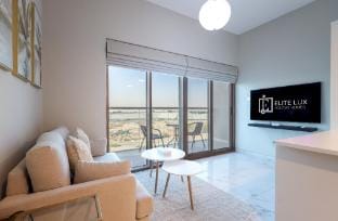 Elite LUX Holiday Homes - Cozy 2BR Getaway – Minutes from Expo City, Dubai Apartment in Dubai