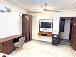Fortune Home Service Apartment, Studio, E-30 Apartment in New Delhi