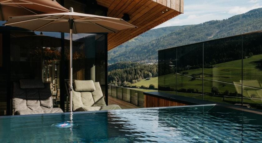 Lärchenlodge SkySpa and Whirlpool  Stubai Card Hotel in Tyrol