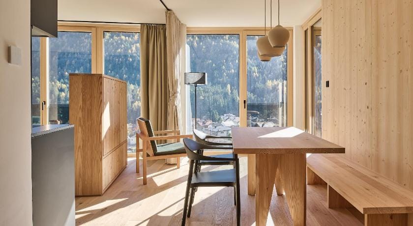 Lärchenlodge SkySpa and Whirlpool  Stubai Card Hotel in Tyrol