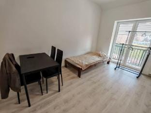 WorkStay Apartment  Modern Comfort with Private Parking, Near City Amenities Apartment in Hungary