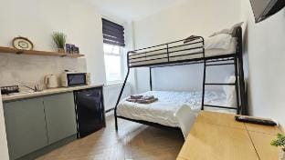 Newly renovated Studio 24 Vacation rental in London Borough of Southwark