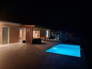Villa avec piscine et jacuzzi en Provence Villa in French Riviera