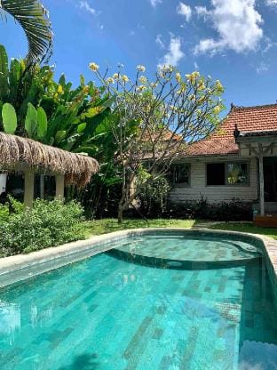 Quiet 3 BR -3 bathroom villa in heart of Canggu Villa in North Kuta