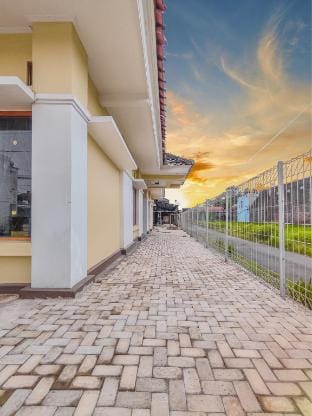 Palma Family Hall Klaten. Rumah open space tanpa sekat dan kamar di pusat kota Klaten Vacation rental in Indonesia