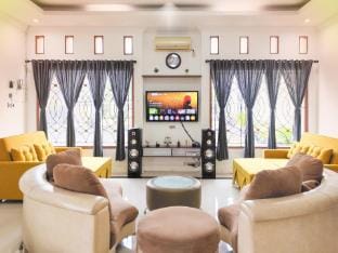 Palma Family Hall Klaten. Rumah open space tanpa sekat dan kamar di pusat kota Klaten Vacation rental in Indonesia