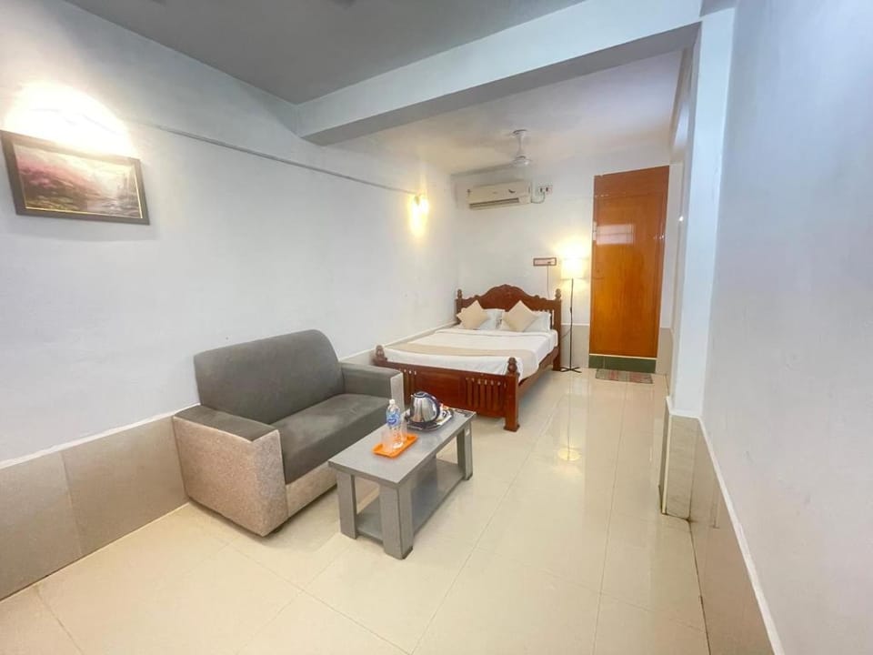 YJS Guest House Pondicherry Hotel in Puducherry, India
