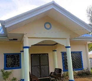 Sunrise Guesthouse, Entire property, Panglao Vacation rental in Panglao