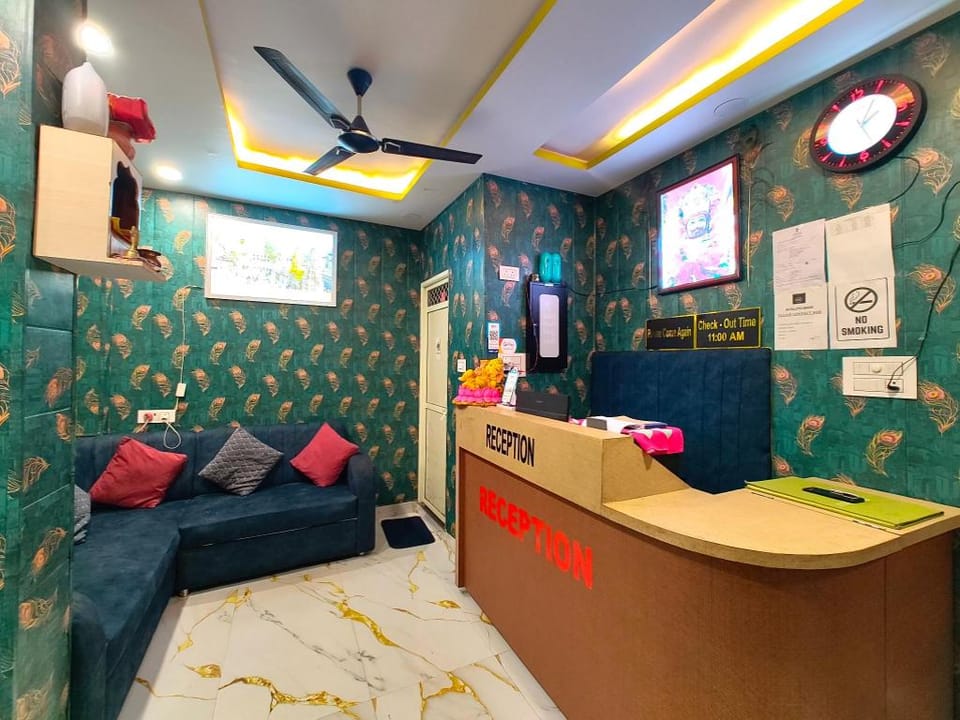 Goroomgo Pvs Grand Varanasi Hotel in Varanasi