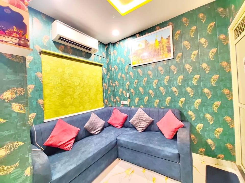 Goroomgo Pvs Grand Varanasi Hotel in Varanasi