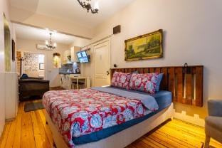 Big Studio flat w/kitchen near Galata Tower ,Metro Vacation rental in Istanbul