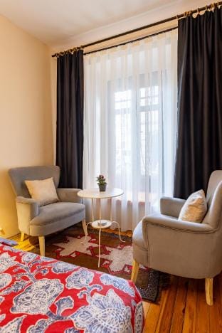 Big Studio flat w/kitchen near Galata Tower ,Metro Vacation rental in Istanbul