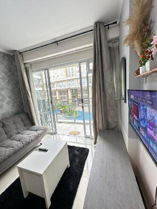 2 Bedroom Apartemen Gateway Pasteur Vacation rental in Bandung