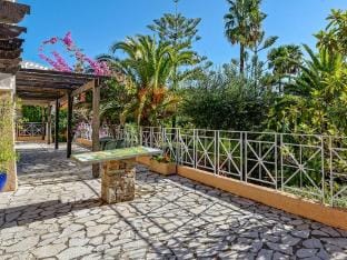 L'Anse de Pramousquier S4 Apartment in Le Lavandou