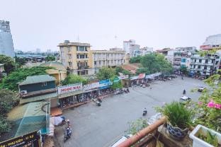 The Rails - Single Room F03 Vacation rental in Hanoi