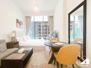 Urban Charm: Studio with Balcony in Azizi Riviera Vacation rental in Dubai