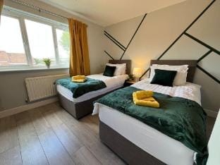 Willans House in City Centre By Yoko Property Vacation rental in Rugby