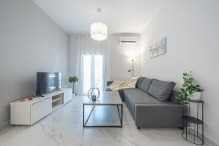 Convenient location next to metro! Apartment in Athens