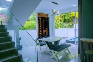 Ceylon Luxury Villa - With Private Pool- Mirissa Villa in Kamburugamuwa