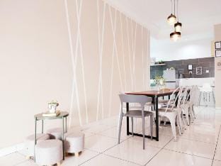 Tampoi Houses Vacation rental in Johor Bahru
