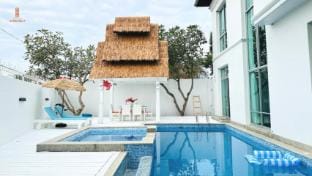 Two Poolvilla Pattaya Private Pool Family Pool Villa in Pattaya City