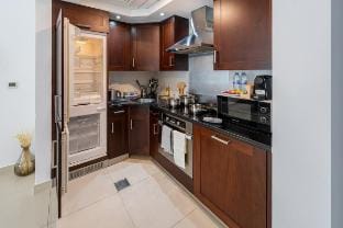 Chic Studio I Sofa Bed I Free Weekly Housekeeping Vacation rental in Dubai