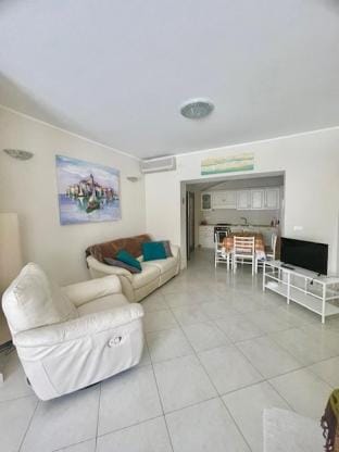 Charming villa with garden and pool in Albarella Villa in Isola Albarella