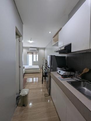 Miya’s Skyline Morato | Premium Studio Stay Apartment in Quezon City