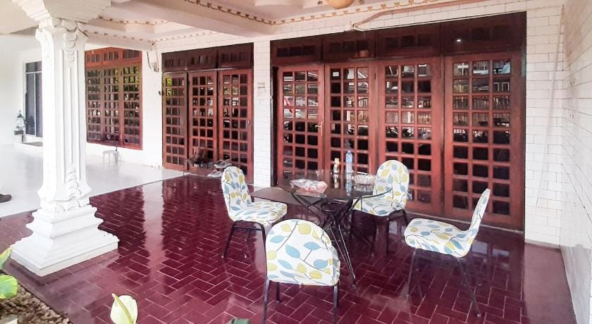 Urbanview Homestay Cendrawasih By RedDoorz Hotel in Indonesia