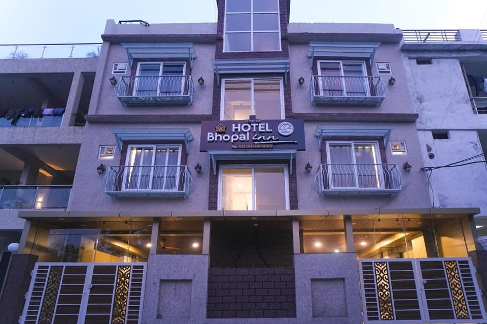 Bhopal Inn by Ten On Ten Stays Hotel in India