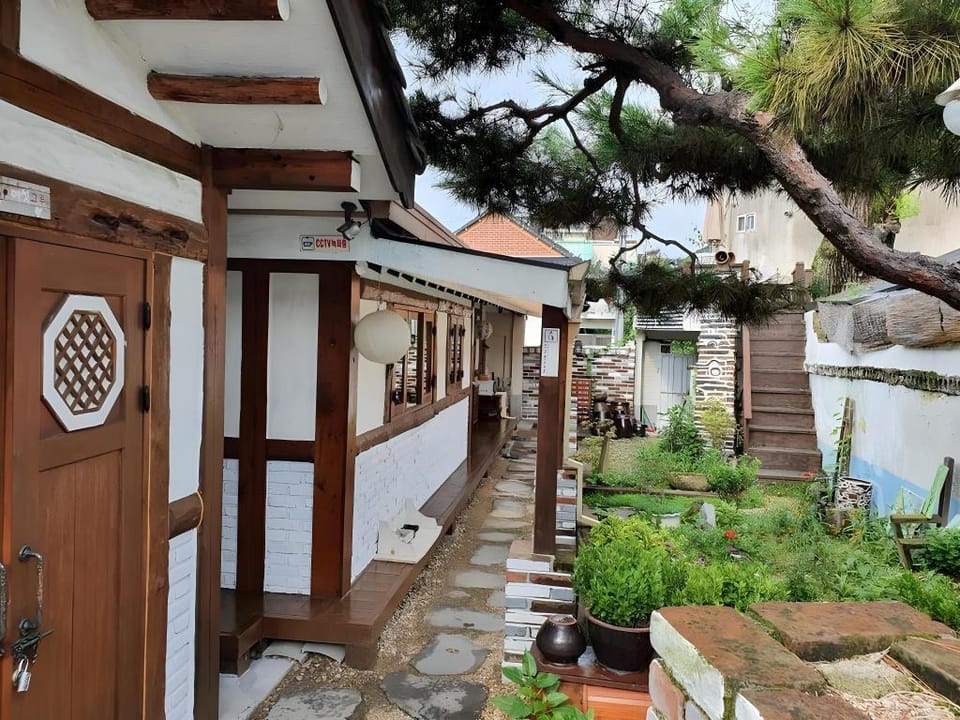 Jeonju Geuriunjib Guesthouse Bed and Breakfast in South Korea