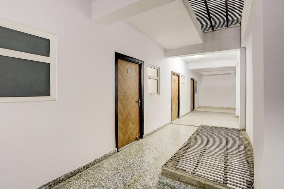 Hotel O Green House Apartment in Noida