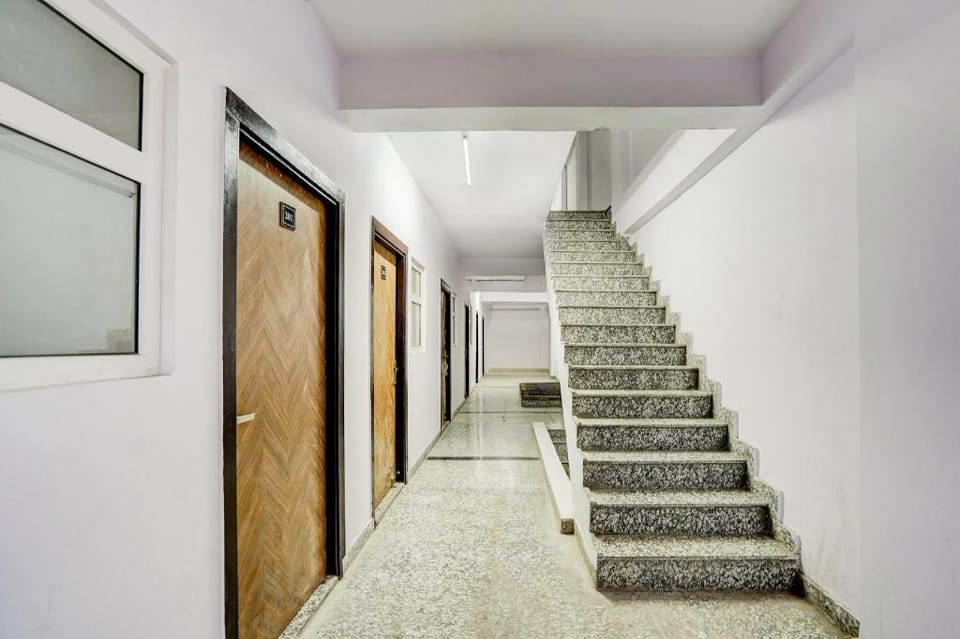 Hotel O Green House Apartment in Noida