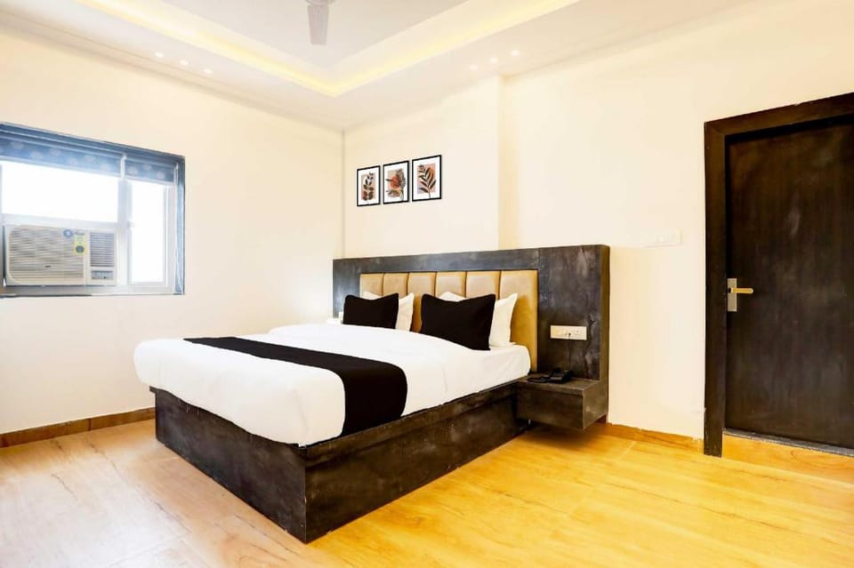 Super Townhouse Pahadiya Hotel in Varanasi