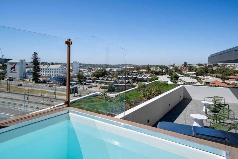 Bright Studio in Trendy North Fremantle Apartment in Perth