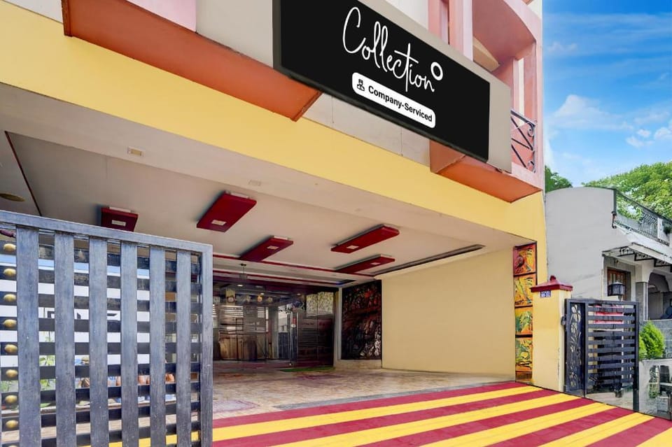 Super Collection O Omni Bus Terminal Gandhipuram Formerly Apple Grand Hotel in Coimbatore