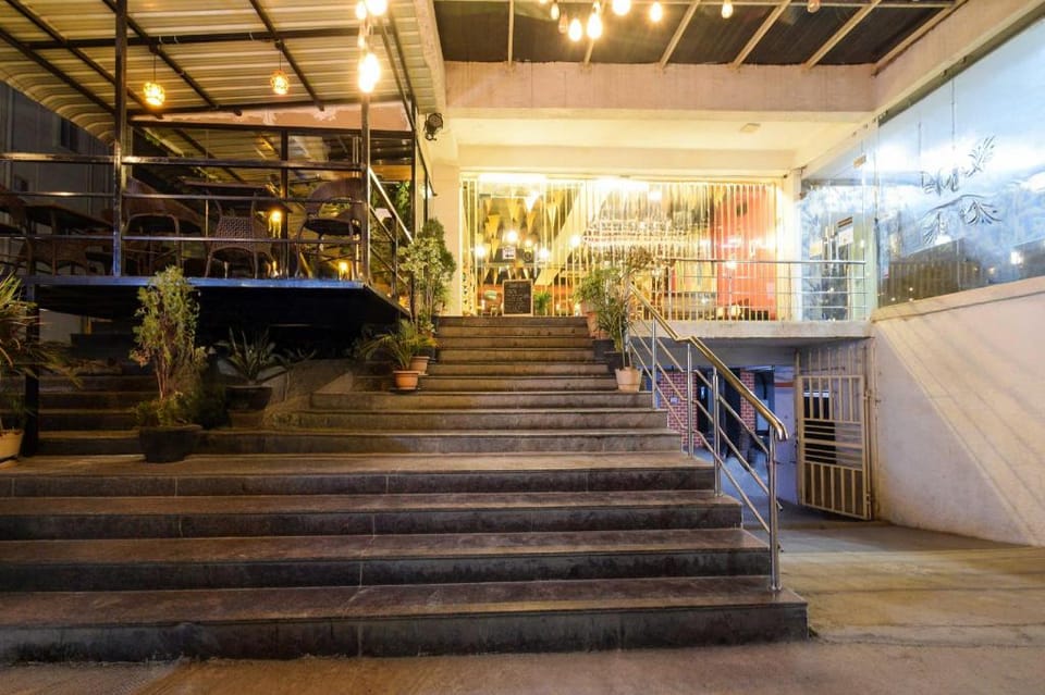 Collection O Shilparamam Art Village Madhapur Hotel in Hyderabad