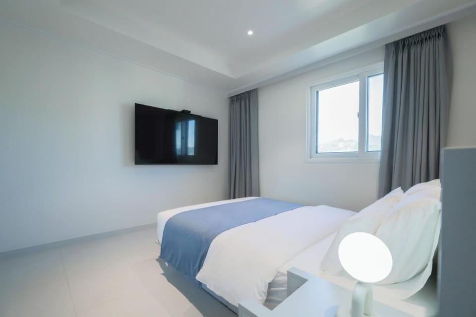 From H US Hotel with Anook Seoul Gangseo Hwagok Hotel in Seoul