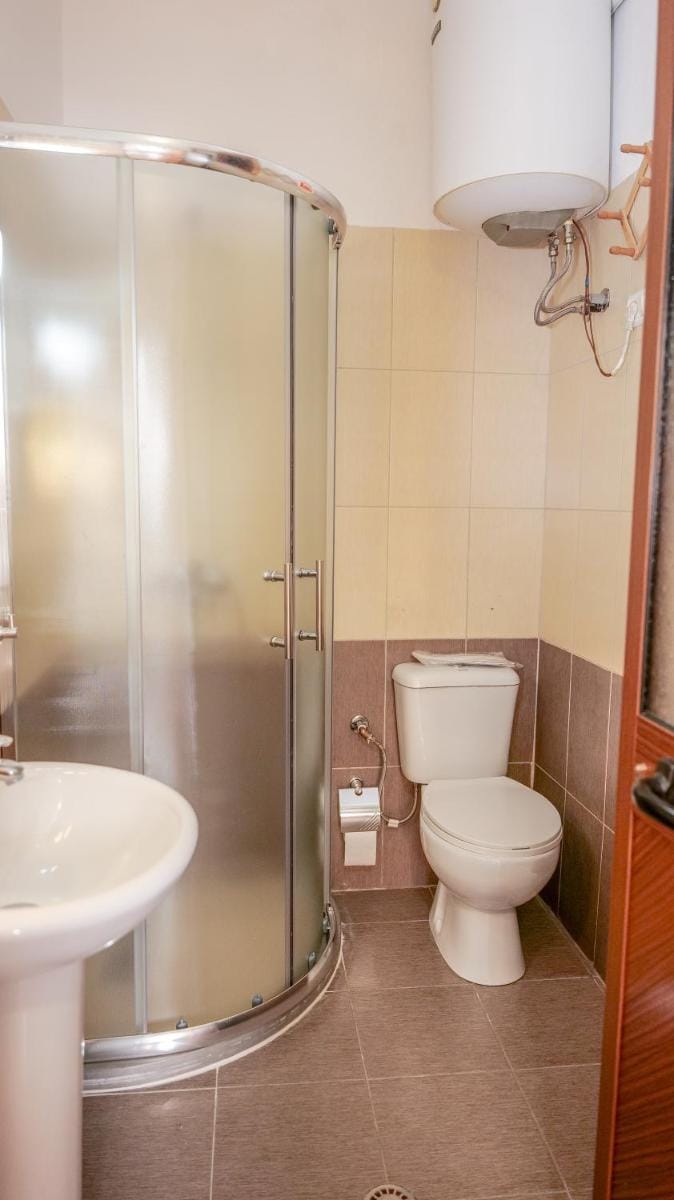Dolanit Hotels Vila e Drurit Apartment in Tirana County, Albania