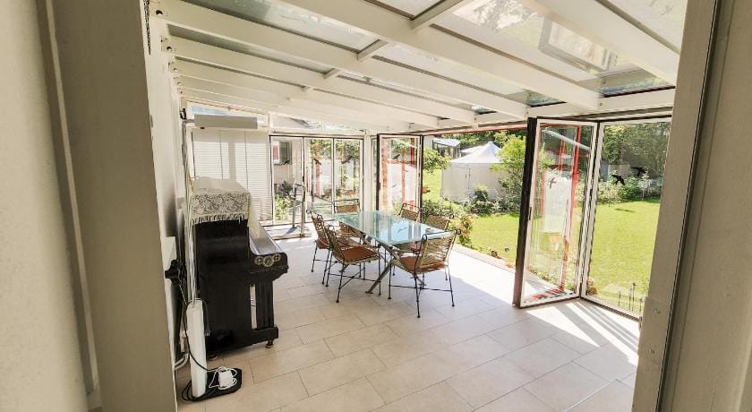 VK - Zurich Airport - Homestay - Villa Bassersdorf Vacation rental in Kloten