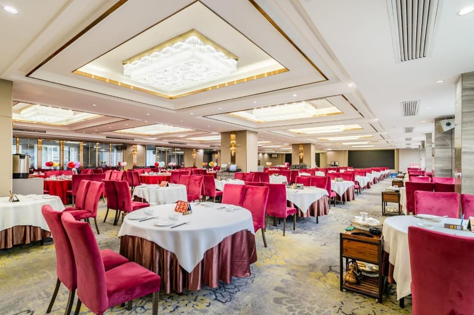 Dongfu Hotel - Guangzhou Huadu Plaza Cultural Tourism City Hotel in Guangzhou