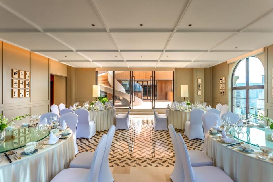 Chongqing Jiefangbei Pedestrian Street Intercity Hotel Hotel in China