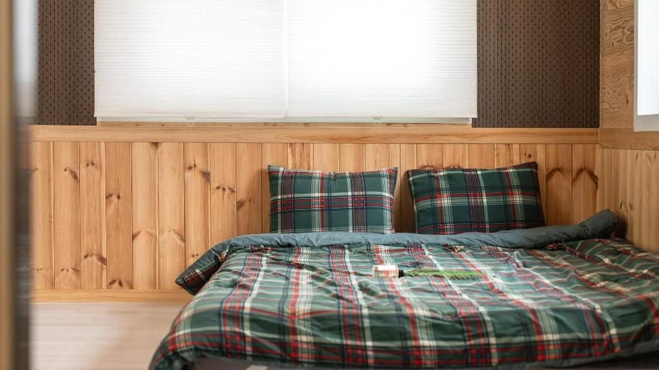 Chaesonghwa Glamping in Yeongcheon Bed and Breakfast in South Korea