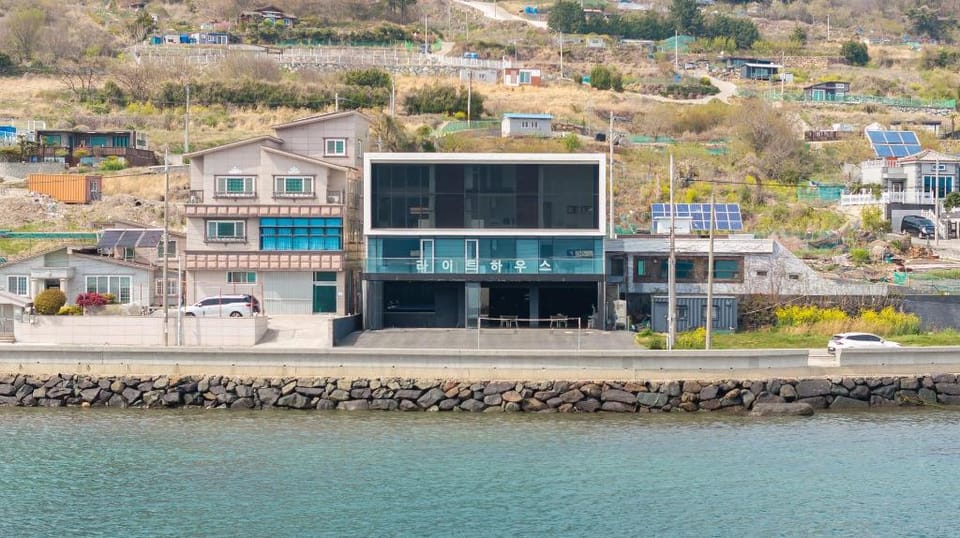 Geoje Lighthouse Pension Bed and Breakfast in South Korea