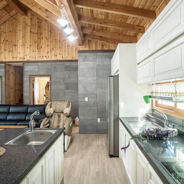 Lalala the Pretty Hyupjae Pension Bed and Breakfast in South Korea