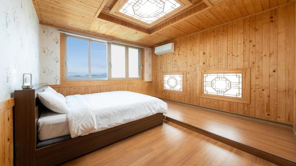 Jigeum Yeosu Ocean View Pension Bed and Breakfast in South Korea