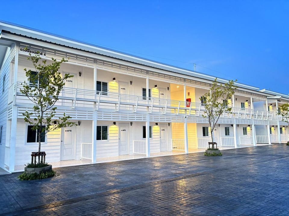ดวงดีโรจน์เฮ้าส์  Resort in Chon Buri Changwat