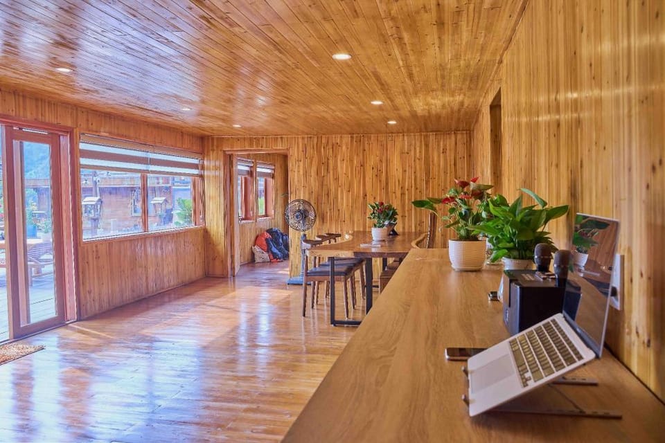 Lan Ha Floating Homestay Vacation rental in Laos