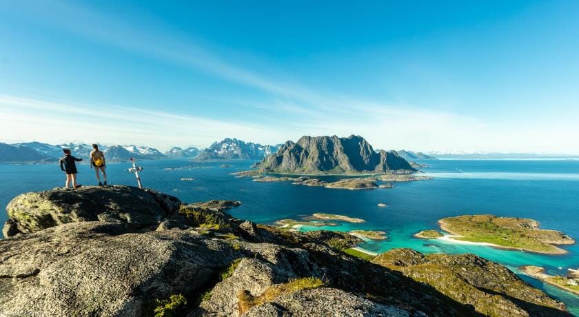Nøtnes Midnattsol Guesthouse Skrova Hotel in Lofoten